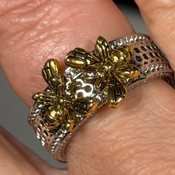 Honey Bee Honeycomb Statement Ring - size 9 - Picture 9 of 9